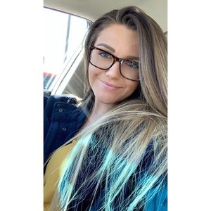 Meet your Posher, Olivia